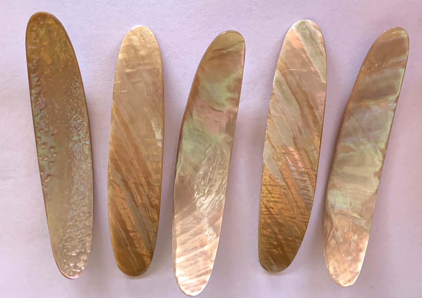 Awabi shell fishing lures (fishing spoons) are specially cut and polished solid shell pcs. Size 22 x 120 x 2mm Made to specific bent shape without holes from A grade shell.