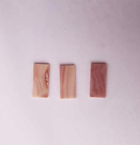 <p>Pink mussel flat inlay blanks 13 x 28 x 2mm (0.5 x 1.1 x 0.08") A grade. polished 1 side</p>