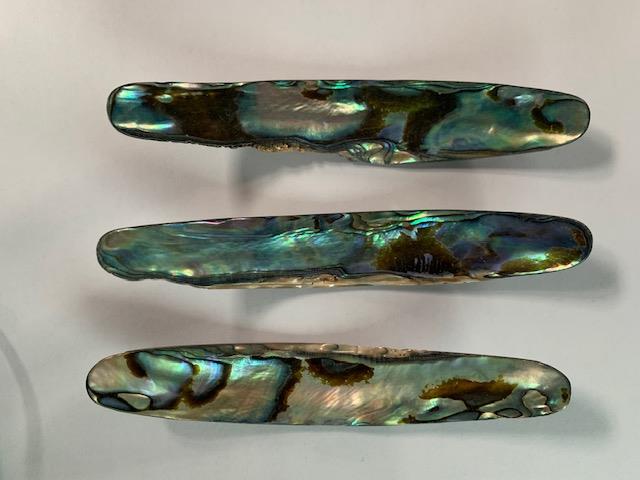 <p>Green abalone cabochons mixed size 120mm (4.72") x 20mm (0.79") x 2-3mm thickness. Polished pcs with natural shell curve. Mainly used for jewellery but also suitable for inlay or other decorative purposes.</p>