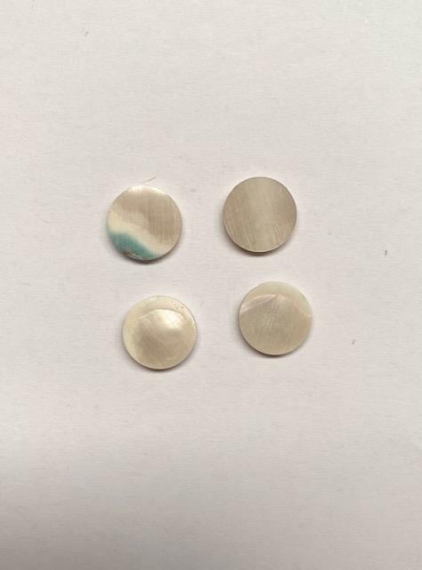 Green Turban (Green snail) shell dots 11.43mm diameter 1.9mm thickness are round flat shell pcs cut to precise diameter and thickness. Ideal for use in inlay applications - for fretboard markers and general inlay or jewellery decorations. All dots are A grade.