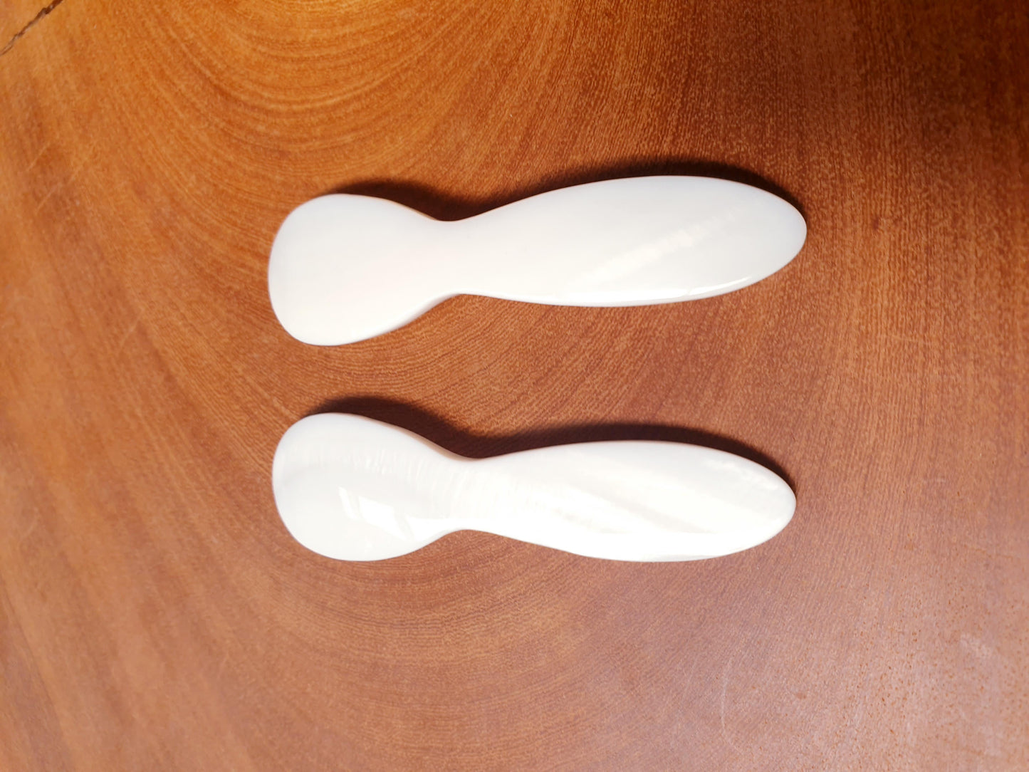 <p>Fresh Water Pearl spoons size 70mm (2.76"). All pcs are A grade.</p>