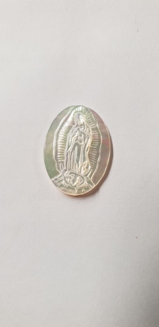 White MOP cabochon Madona 1 15mm width x 20mm length x 2.4mm thickness. Best grade W, MOP carving high quality precision work. Suitable for jewellery and other decorative applications. A grade.ns. A grade.