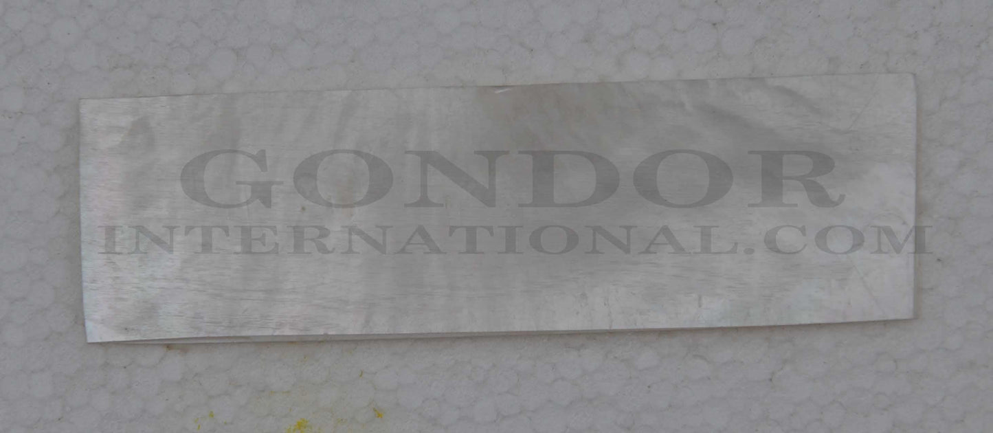<p>W. MOP shell inlay feathers consist of single piece solid shell face layer 0.5mm thick laminated to shell laminate backing size 31mm width x 90-110mm length x .1.6mm total thickness (including 1.1mm laminated sheet backing). Suitable for inlays, marquetry.</p>