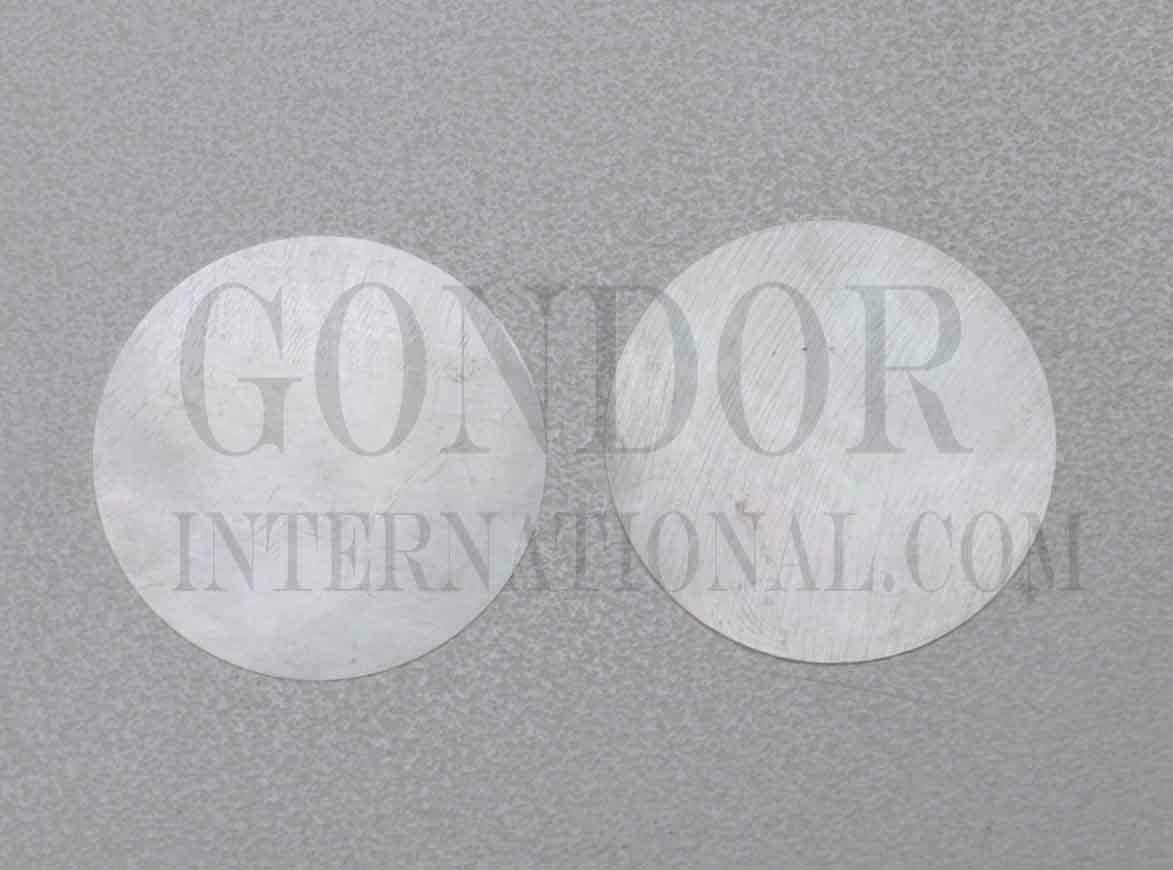 <p>White Mother of Pearl discs 20mm diameter x 0.1mm thickness - round flat shell pcs polished 1 side clear face (no figure) cut to precise diameter and thickness. Ideal for watch dials, buttons and jewellery decorations. All discs are A grade good on both sides.</p>