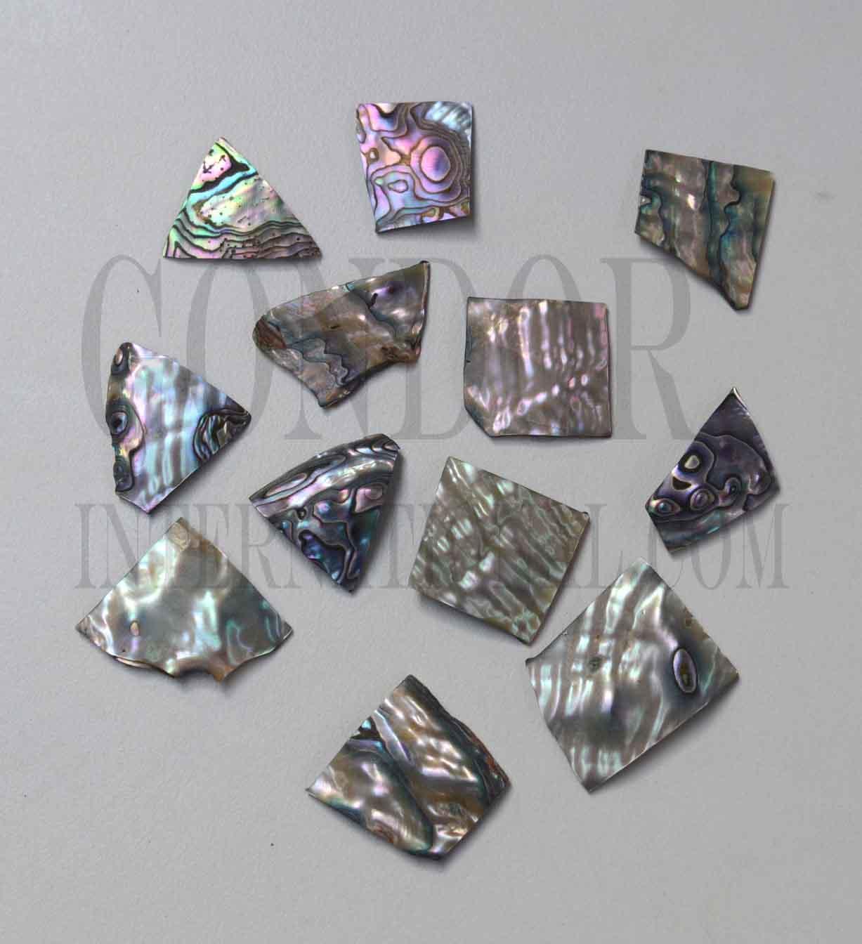 <p>Green abalone cabochons mixed size 10-40mm (0.39-1.57") x 1-4mm (0.04 - 0.157") thickness. Polished pcs with natural shell curve. Mainly used for jewellery but also suitable for inlay or other decorative purposes.</p>