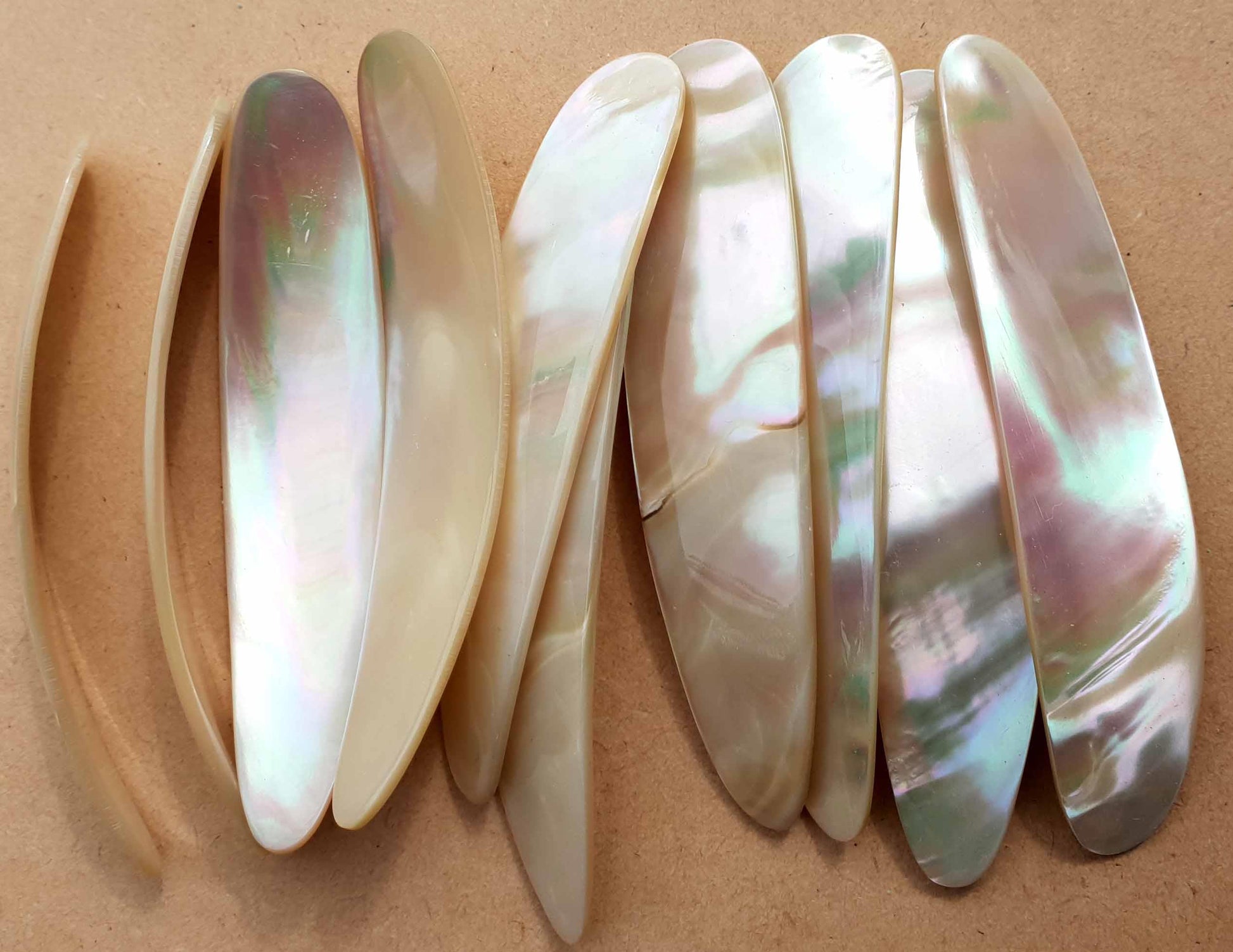 <p>Red abalone fishing lures (fishing spoons) are specially cut and polished solid shell pcs. Size 19-20 x 85-90 x 1.5-2 mm Made to specific bent shape with no holes to to fit swivels.</p>