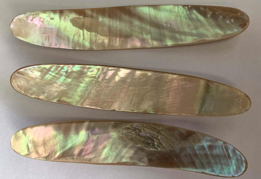 Australian Greenlip abalone shell fishing lures (fishing spoons) are specially cut and polished solid shell pcs. Made to specific bent shape with holes to to fit swivels. Size 22-24 x 120 x 1.5-2mm. Made using A grade shell.