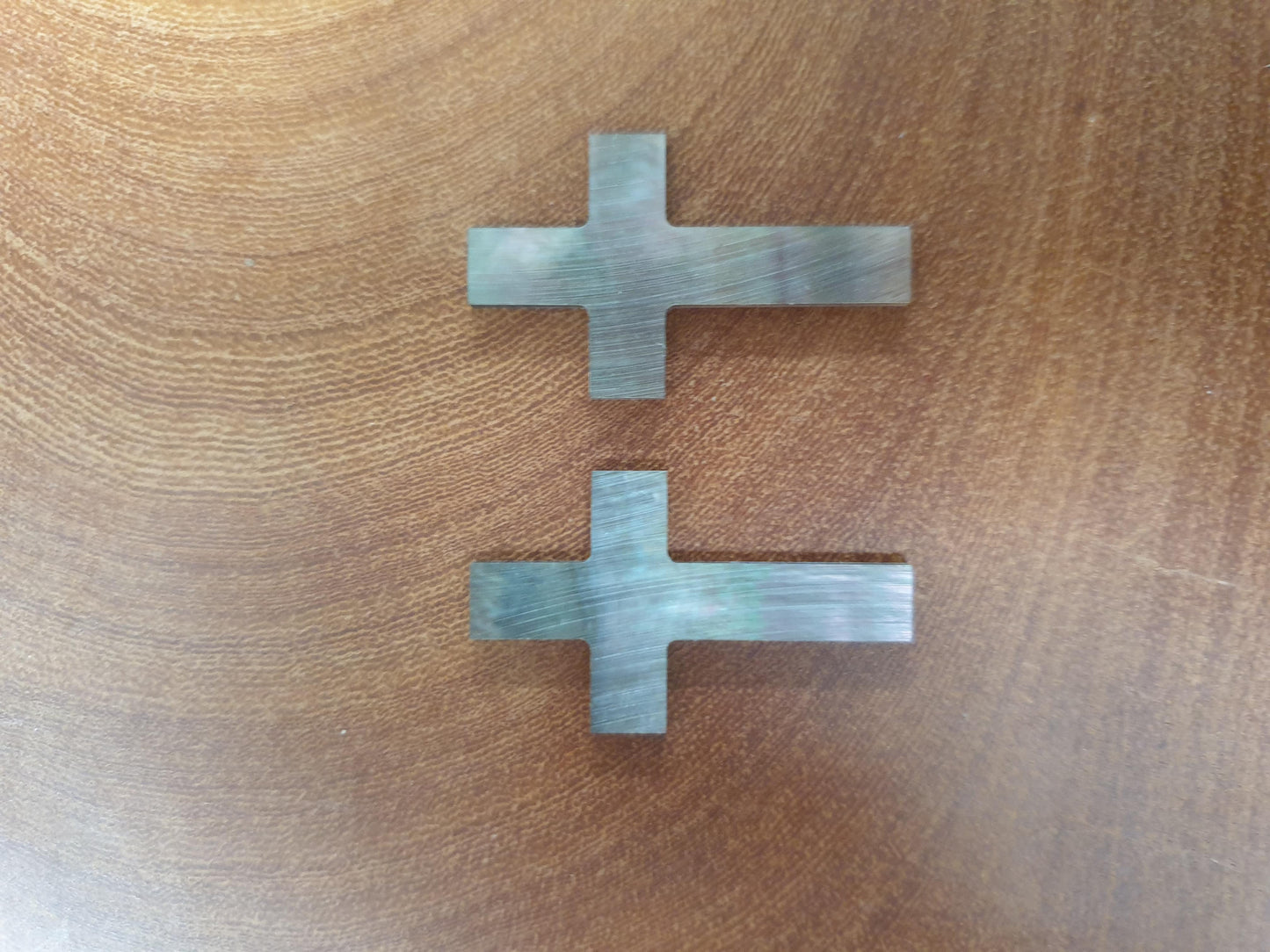 Black MOP shell inlay cross 19 x 32 x 1.5mm