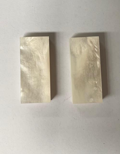 White Mother of Pearl flat blanks size 17mm width x 23mm length x 7mm thickness A grade clean on both sides.