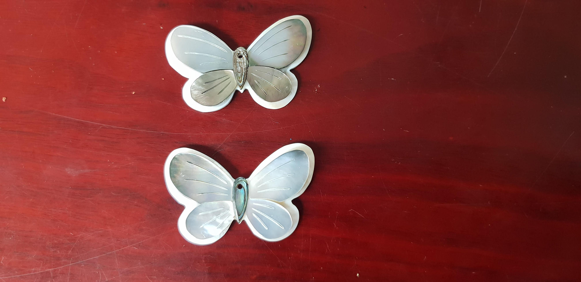 Mother of Pearl butterfly pendant 32 x 50mm Polished made from genuine Tahitian Mother of Pearl New Zealand Paua shell and fresh water pearl with hole.&nbsp;&nbsp;