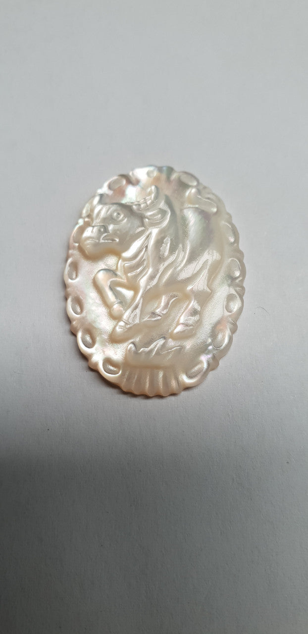 <p>White MOP cabochon Chinese zodiac Ox size width 22.5 x length 30 x thickness 4.5mm Best grade W, MOP carving high quality precision work. Suitable for jewellery and other decorative applications. A grade.</p>